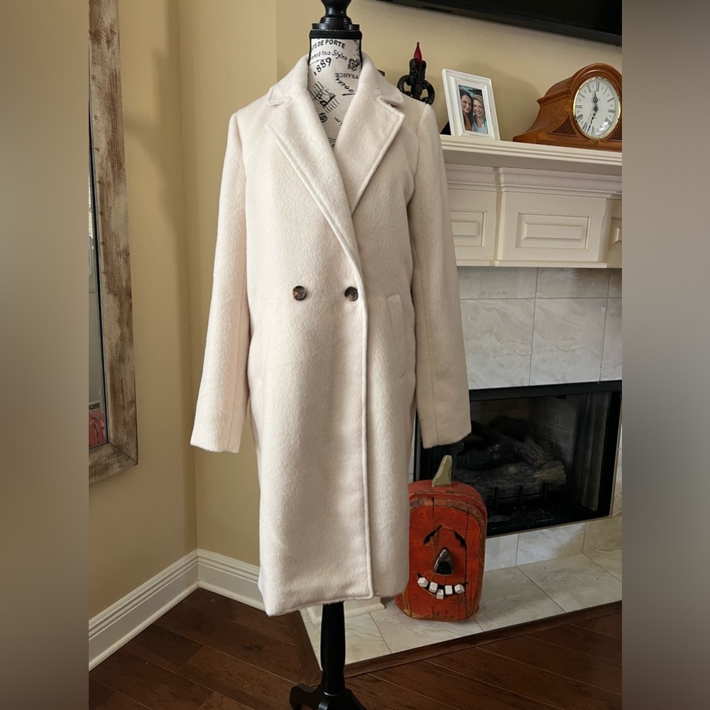 Vanilla cream peacoat Medium